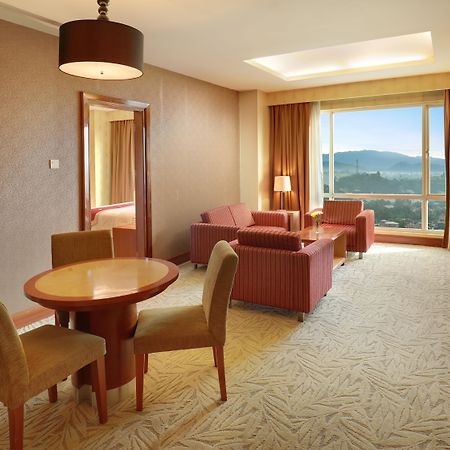 Swiss-Belhotel Maleosan Μανάντο Εξωτερικό φωτογραφία