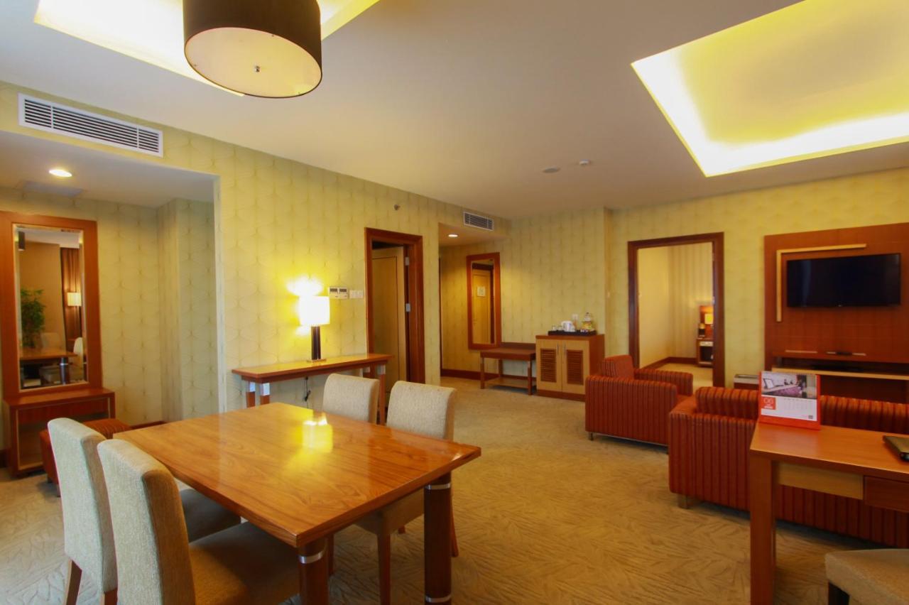 Swiss-Belhotel Maleosan Μανάντο Εξωτερικό φωτογραφία