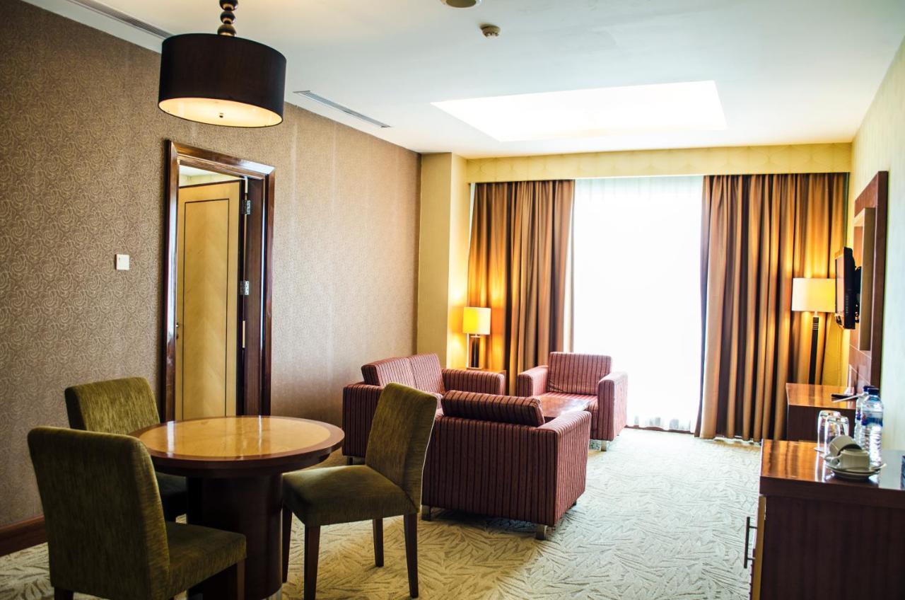 Swiss-Belhotel Maleosan Μανάντο Εξωτερικό φωτογραφία